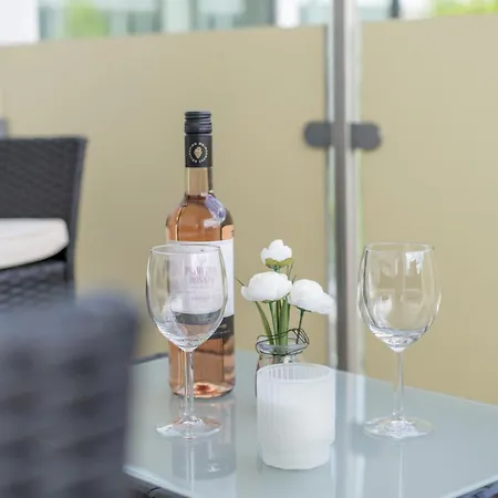 Apartamento Premium Stuttgart Airport-messe & Parkplatz Mit Balkon