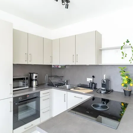 Premium Stuttgart Airport-messe & Parkplatz Mit Balkon Filderstadt